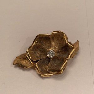 Vintage Flower Rhinestone Gold Tone Fashion Brooch